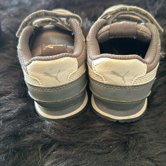 Kids PUMA Sneakers - Picture 5 of 6